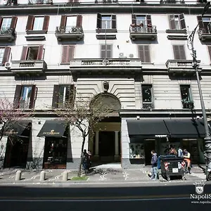 https://napolis-gold.hotels-amalfi.com